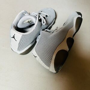 NIKE AIR JORDAN HORIZON LOW